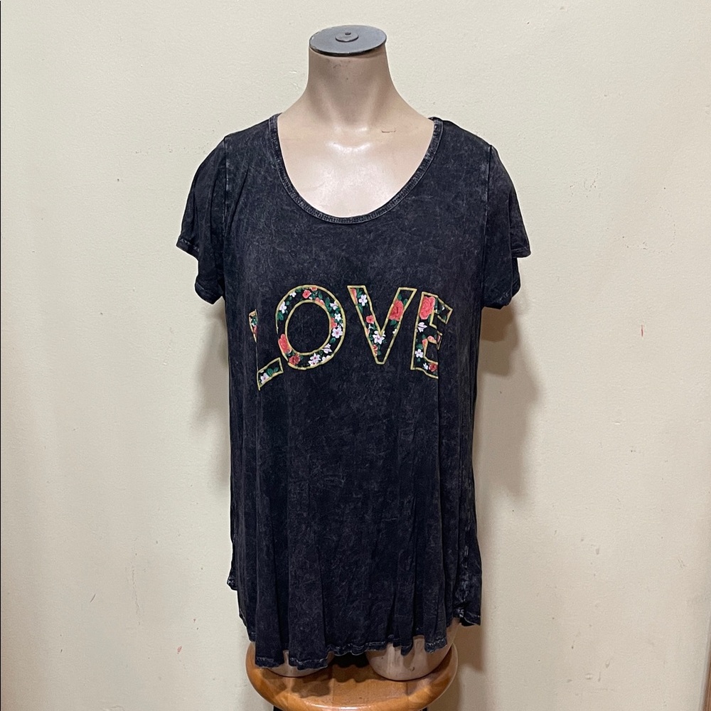 T Party Fashion Black Floral 'LOVE' Short Sleeve Tee